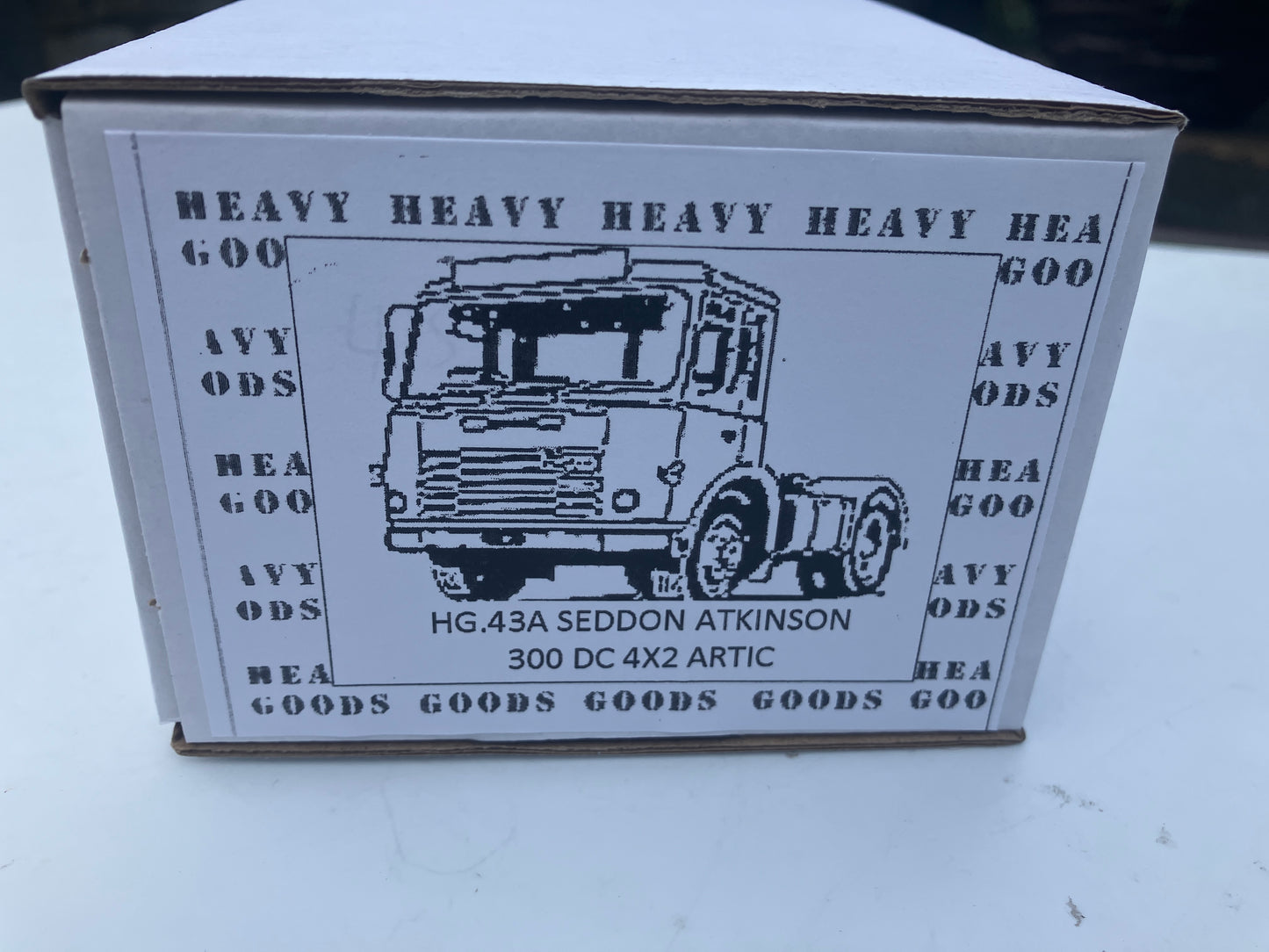 043 HG.43A Seddon Atkinson 300 4x2 Day Cab. (Kingfisher models)