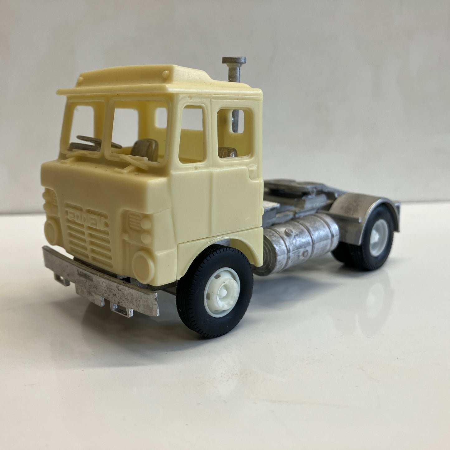 052 HG.52A Foden S83 4x2 day cab