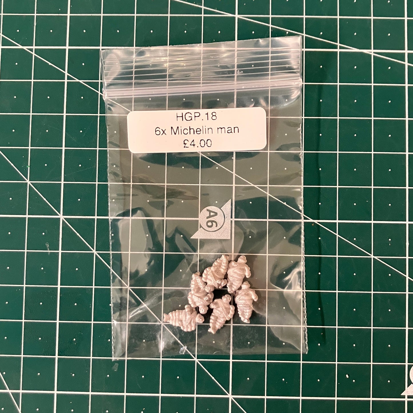 218 HGP.18 Pack of 6 x Michelin men cab ornaments