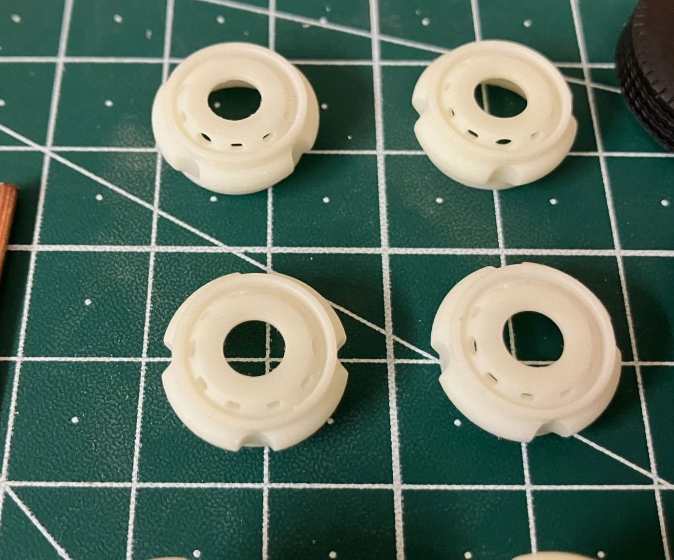 065 HG.65 Tri-axle brick trailer with crane (steel suspension)