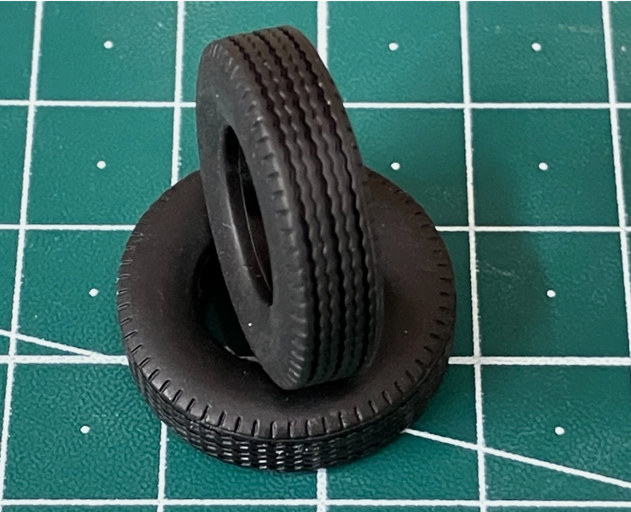 065 HG.65 Tri-axle brick trailer with crane (steel suspension)