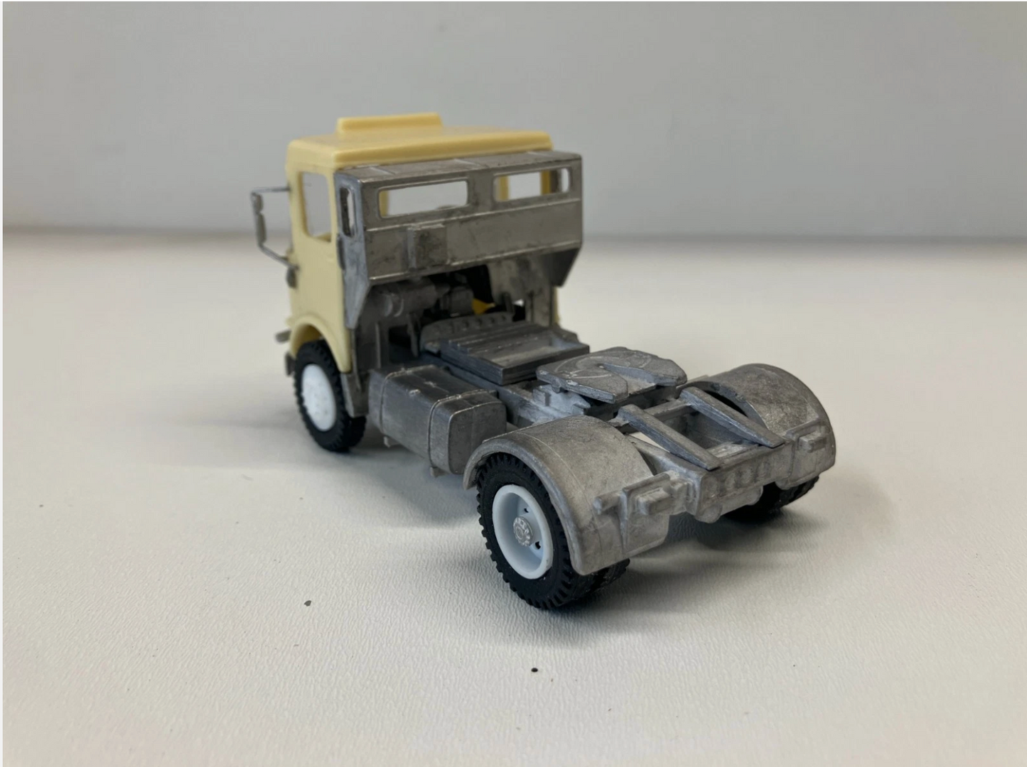 008 HG.8b Atkinson Borderer Sleeper Cab